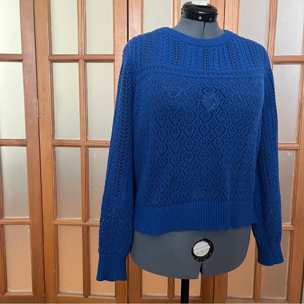 New York & Compay Blue Sweater